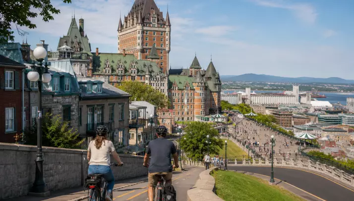 Les road trip au Québec : nature, culture et grands espaces en été visuel