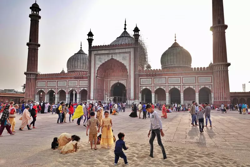 Sur la route du Taj Mahal Visuel 3